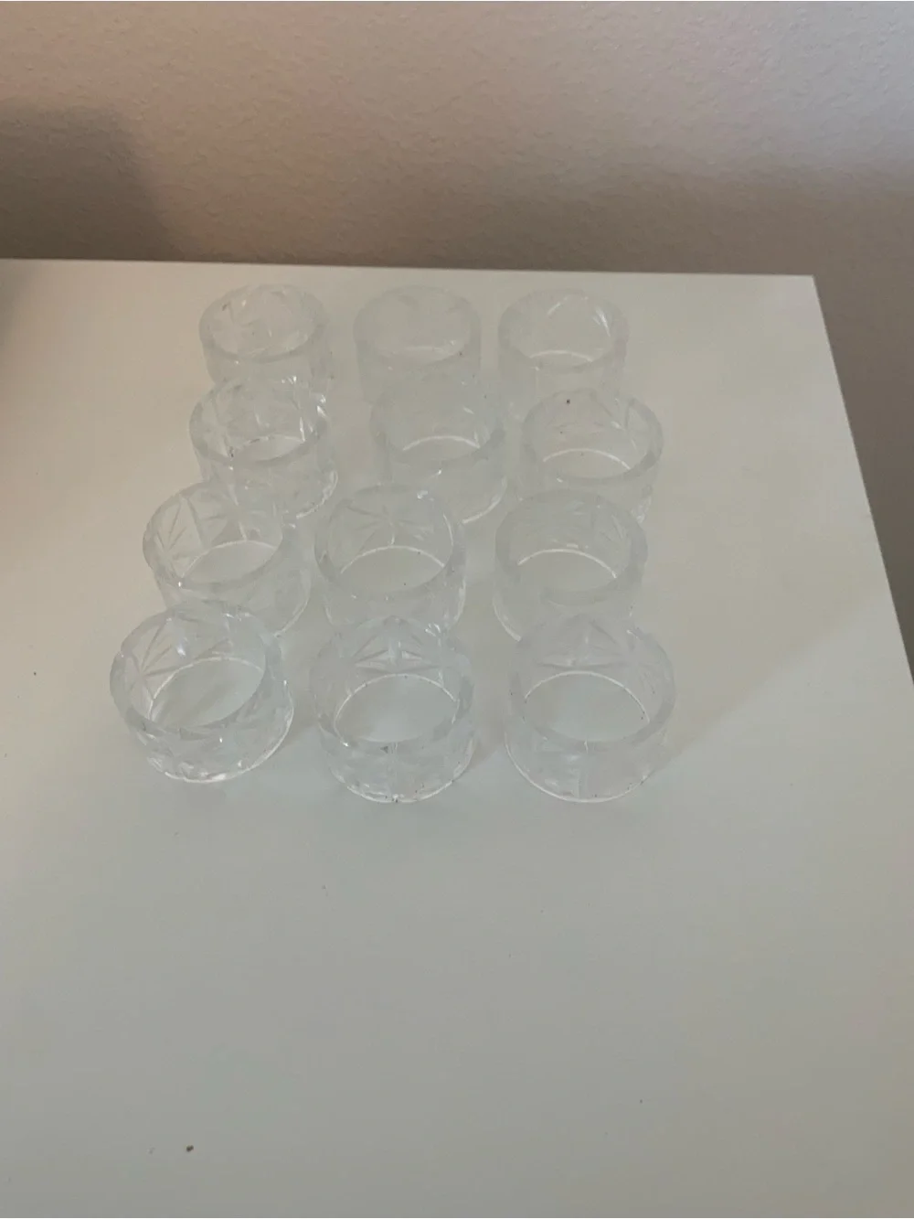 Set of 12 Clear Glass Napkin Rings